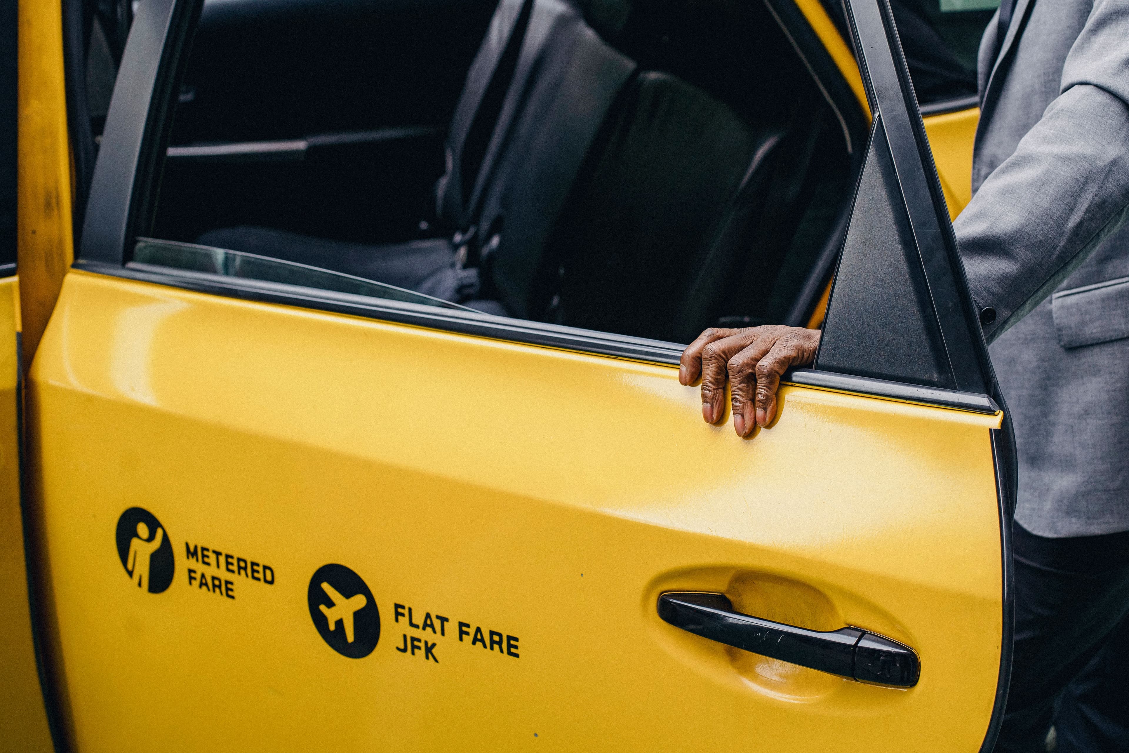Flight-Tracked Airport Transfers in Accra and Beyond